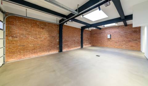 Exceptional space/studio 92m2, with air conditioning, city center