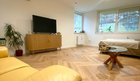 Sale Three bedroom apartment, Three bedroom apartment, Cabanova, Brati