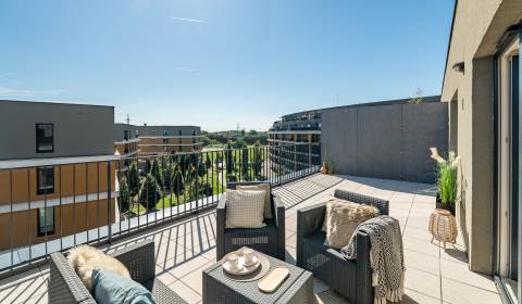 1-bedroom apartment with large terracce, garage parking, Nový Ružinov