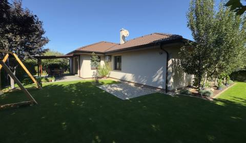 Practically designed 4-bedroom family house with beautiful land