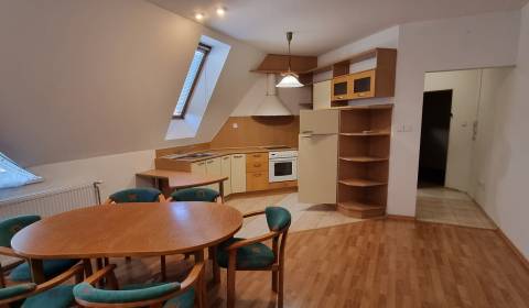 Rent Two bedroom apartment, Two bedroom apartment, Nové Zámky, Slovaki