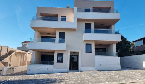 CROATIA - Apartments suitable for year-round living - MANDRE, PAG