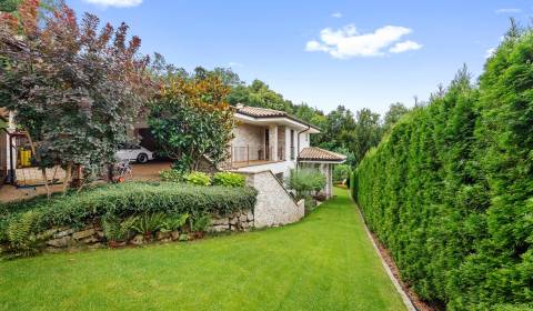 Modern Family Home with Nature at Your Doorstep in Bratislava