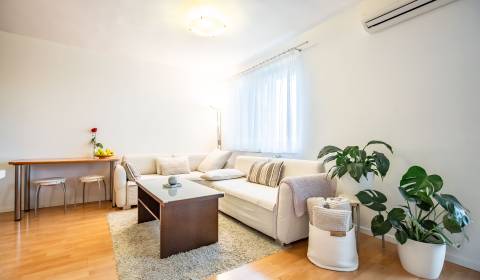 Sale Two bedroom apartment, Two bedroom apartment, Juraja Slottu, Trna