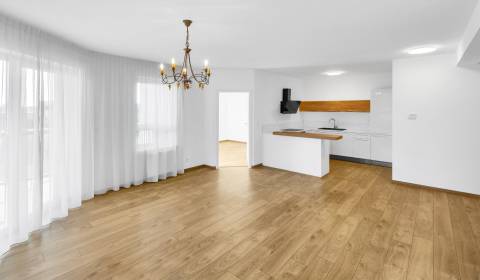  Very pleasant 2bdr apt 79 m2, with terrace and parking