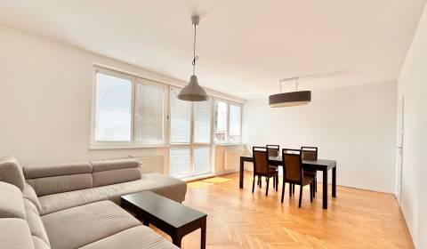 Spacious 4-Room Apartment with Garden in Žilina's Bôrik Area