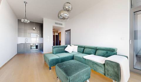 Modern 2-bedroom apartment in the iconic Eurovea Tower