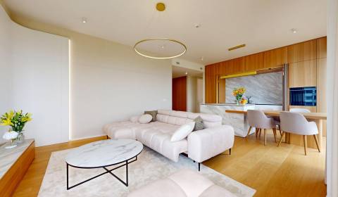 3-bedroom apartment where every day begins with a view of the Castle