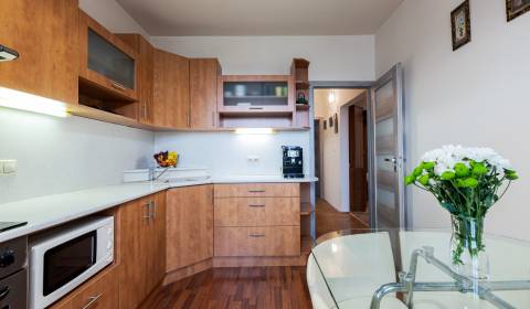 Sale Three bedroom apartment, Three bedroom apartment, Vyšehradská, Br