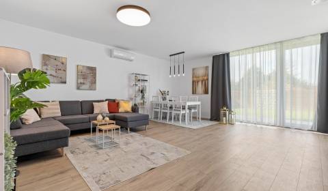 Sale Two bedroom apartment, Two bedroom apartment, Lipnická, Senec, Sl