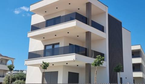 CROATIA - 4 bedroom apartments with spacious cellars - VODICE