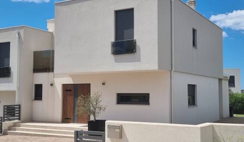 CROATIA - 5 bedroom family house with swimming pool - VODICE