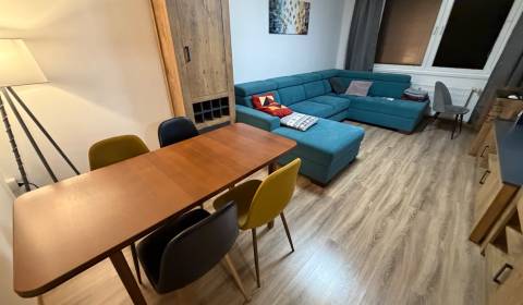 Sale Three bedroom apartment, Three bedroom apartment, Streďanská, Top