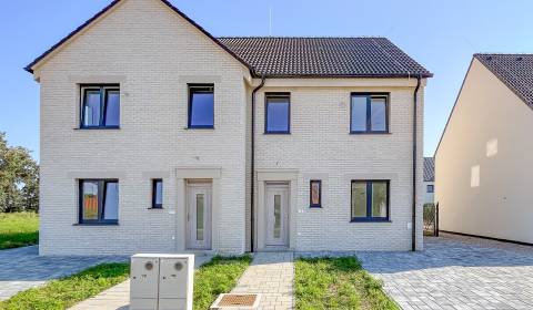 Sale Family house, Family house, Irisová, Bratislava - Vrakuňa, Slovak