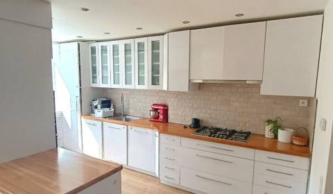 Sale Two bedroom apartment, Two bedroom apartment, Sokoloská, Bratisla