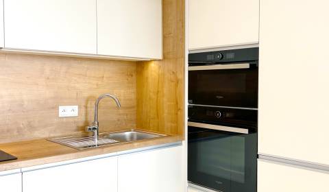 Rent One bedroom apartment, One bedroom apartment, Karpatská, Poprad, 