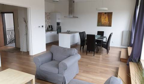 FOR RENT- 3 roomed fat in the city center with a large terrace - Nitra