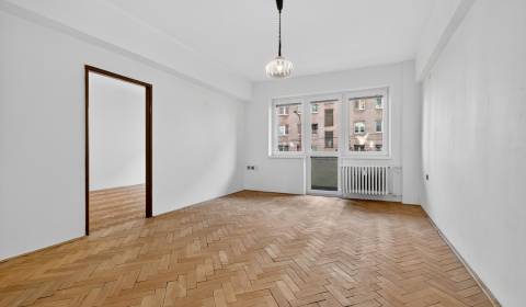 THE HOME I SALE Spacious 2 bed. apt. in the center Krížna/Blumentálska