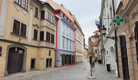 RIVERS / Exceptional Historic Property in the Heart of Old Town