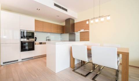 Rent Two bedroom apartment, Two bedroom apartment, Bratislava - Staré 