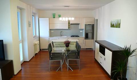 Rent Three bedroom apartment, Three bedroom apartment, Martinengova, B