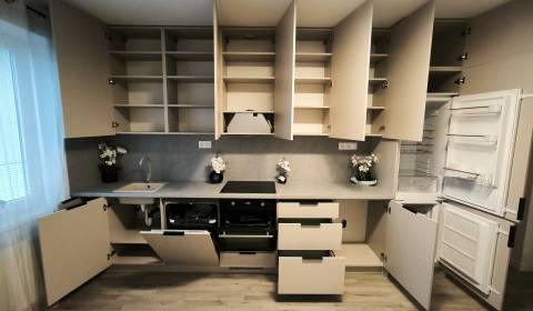 Sale Three bedroom apartment, Three bedroom apartment, Raketová, Brati