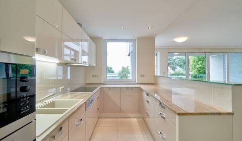 Rent Two bedroom apartment, Two bedroom apartment, Mudroňova, Bratisla