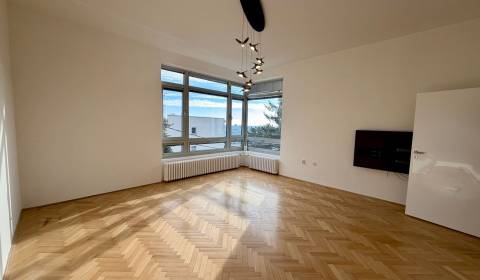 Sale Family house, Family house, Vančúrova, Bratislava - Nové Mesto, S