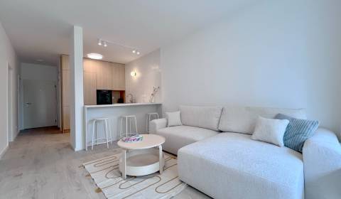 NUERA | NOVÝ RUŽINOV, fully furnished 1-bedroom apt with garden