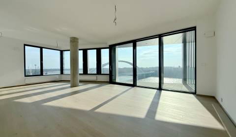 ︱EUROVEA RIVERSIDE- 3 bedroom apartment with Danube view