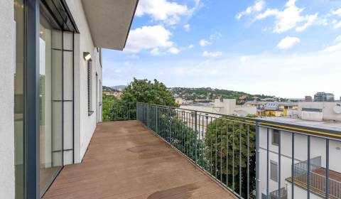 NUERA︱Luxurious 3 BED Apartment in the Old Town for rent