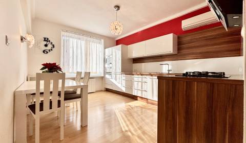 I FOR SALE - Charming 1 bedroom apartment, Dulovo square