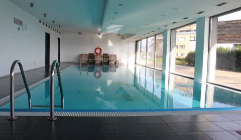 Rent Three bedroom apartment, Three bedroom apartment, Na Zlatej nohe,