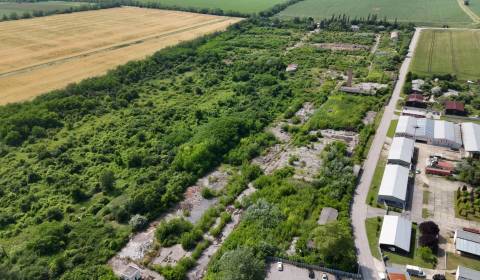 Land of 120.000 m2 and more  -10 km from Nitra, 20 km from Šurany