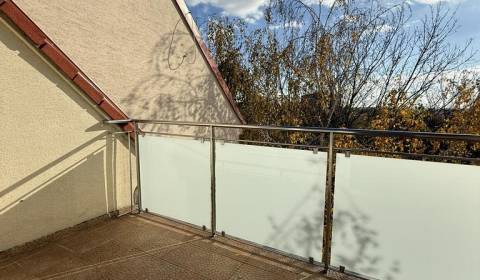 Sale Three bedroom apartment, Three bedroom apartment, Pekníkova, Pezi