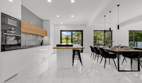 Sale Three bedroom apartment, Three bedroom apartment, Rekreačná, Pieš