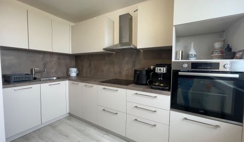 EXCLUSIVE – Modern 2-Room Apartment with Loggia Galanta