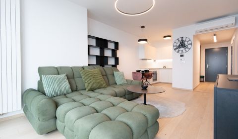 Luxury 1-bedroom flat with views, Eurovea Tower