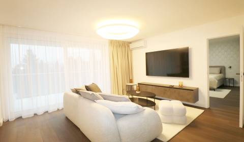Rent Three bedroom apartment, Three bedroom apartment, Bratislava - St