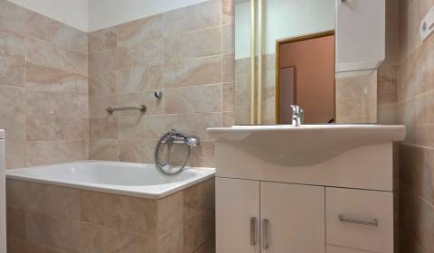 Sale Three bedroom apartment, Three bedroom apartment, Brigádnická, Ko