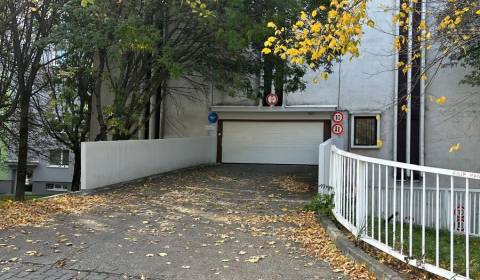 Sale Garage, Garage, Medveďovej, Bratislava - Petržalka, Slovakia