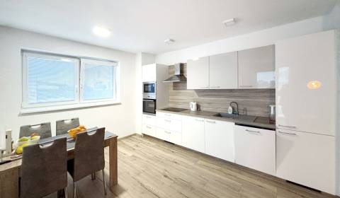Modern 3-Room Apartment with Garden and Parking in Šamorín