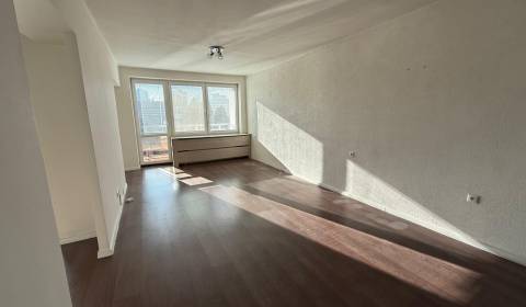 Sale Two bedroom apartment, Two bedroom apartment, Žiar nad Hronom, Sl