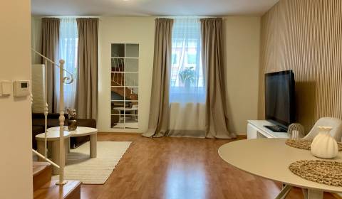 Rent Two bedroom apartment, Two bedroom apartment, Špitálska, Bratisla