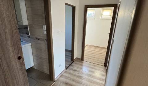 Sale Two bedroom apartment, Two bedroom apartment, Cintorínska, Levice