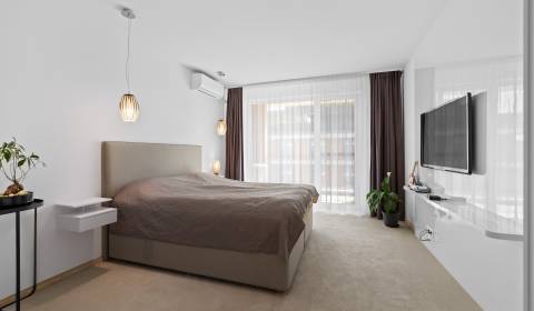 Sale Three bedroom apartment, Three bedroom apartment, Bajkalská, Brat