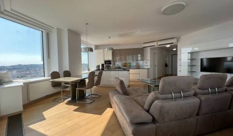 NUERA︱PANORAMA CITY- Spacious 2 bedroom apartment with castle view