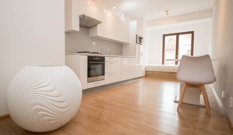 Rent Two bedroom apartment, Two bedroom apartment, Mäsiarska, Košice -