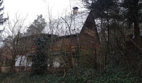 Charming Two-Story Cottage in Serene Striebornica Location