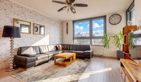 FOR SALE I CITY PARK RUŽINOV A I Fully furnished 3-room apartment